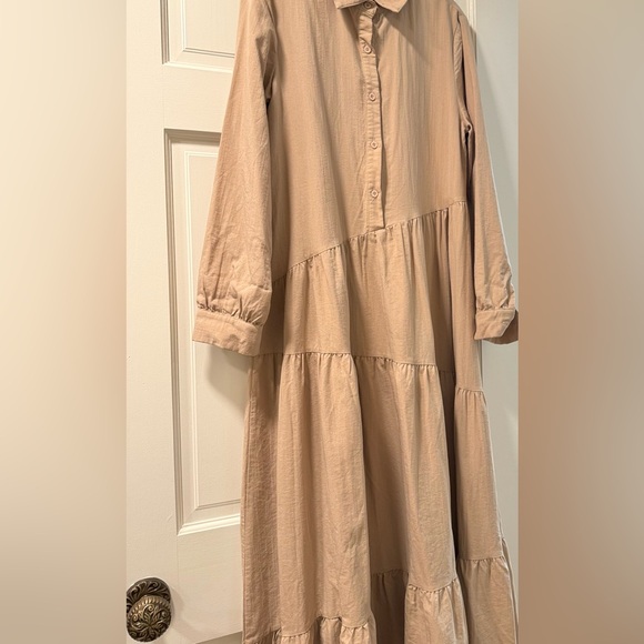 MDRN Tiered Kaki Collared Coton Shift Dress - Picture 5 of 7